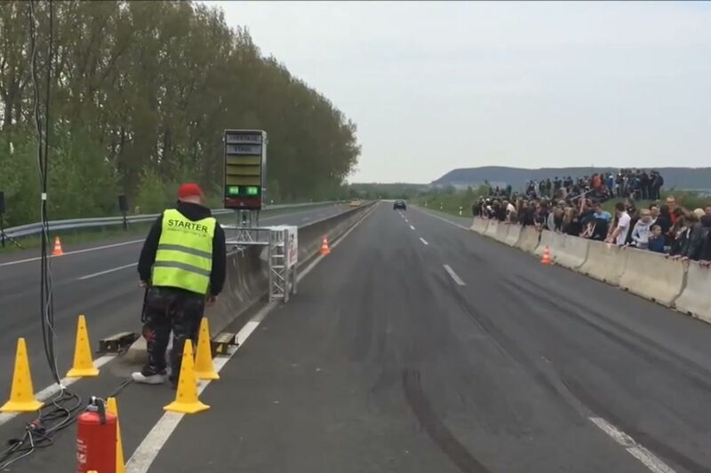 Viertelmeile beim European Fun Race in Aldenhoven 2015 vor vollen Rängen